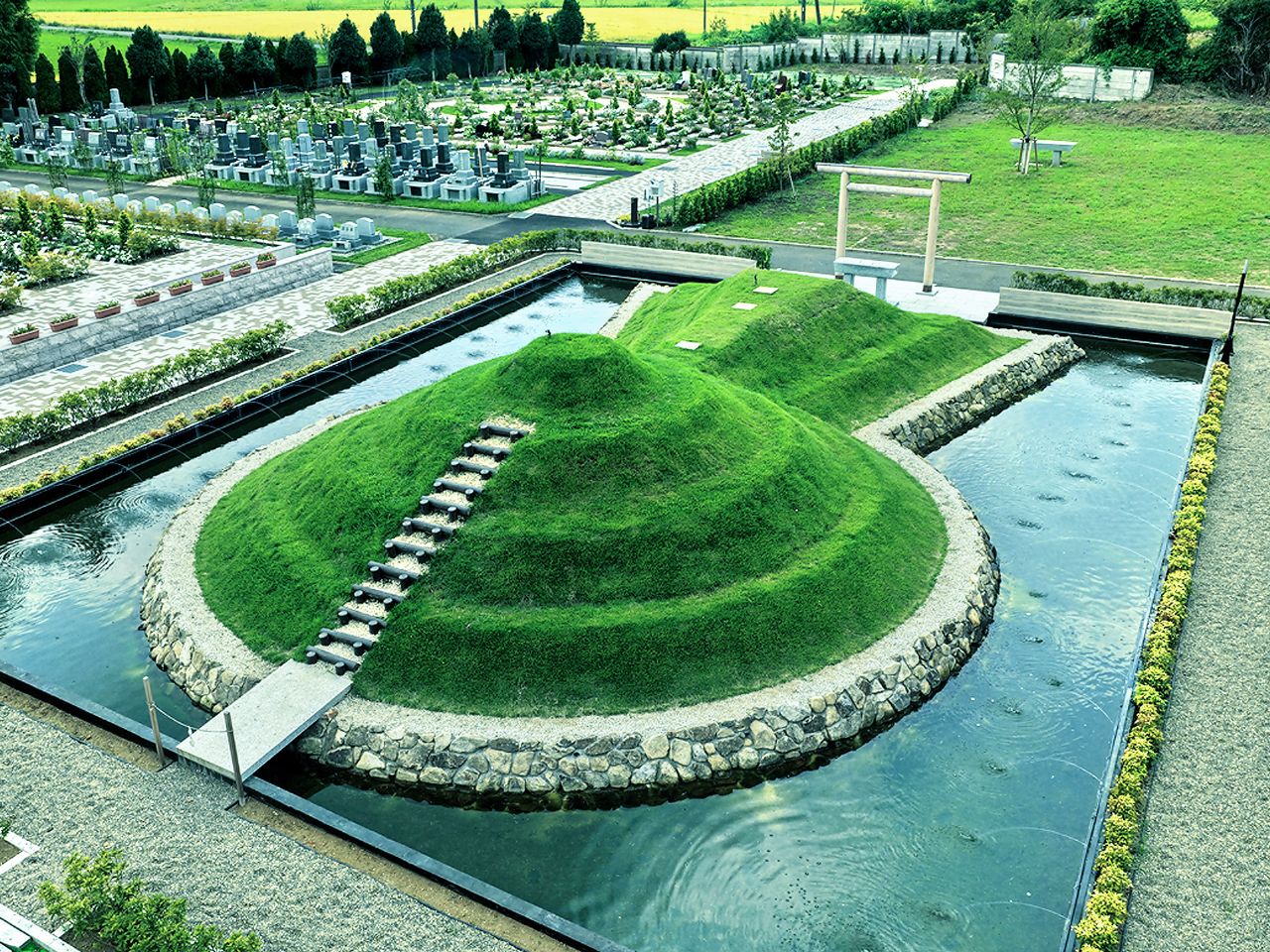 野田ほたるローズガーデンの古墳墓